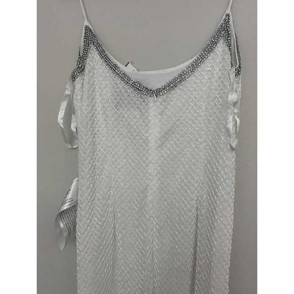 New MacDuggal White Beaded Sleeveless Textured 93551 WHT Dress Size 8 - Picture 9 of 12
